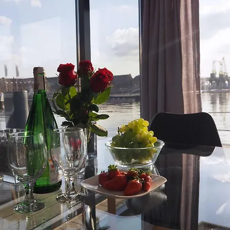 Hausboot - Na Wodzie - Houseboat Porta Mare - Odradream Apartment Stettin