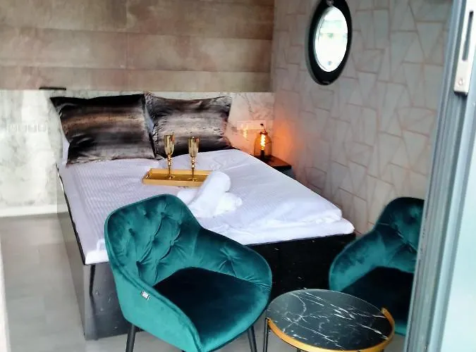 Hausboot - Na Wodzie - Houseboat Porta Mare - Odradream Szczecin